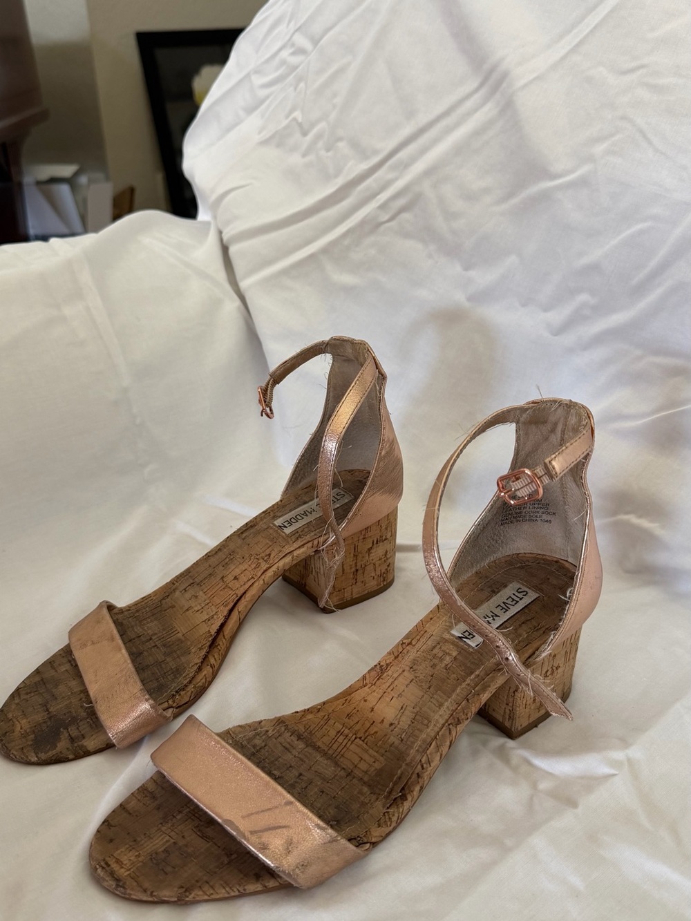 Steve Madden Metallic Rose Gold Ankle Strap Cork Block Heels - Picture 3 of 3